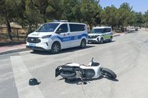 Otomobille çarpışan motosikletli yaralandı