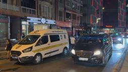 Eyüpsultan'da oto galeriye silahlı saldırı: 2'si ağır 4 yaralı