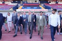 Mardin Valisi Akkoyun, spor yatırımlarını inceledi