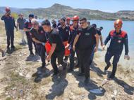 Sazlığa takılan balık yemleme botunu kurtarmaya çalışırken balçığa saplanıp öldü