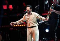 Emre Altuğ, Uluslararası Bursa Festivali’nde sahne aldı