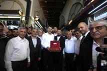 Bakan Kurum, Kahramanmaraş'ta Kapalı Çarşı'yı ziyaret etti