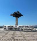 Altay'ın pankartı meydanlarda