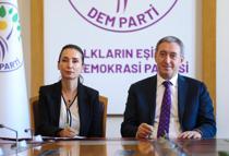 DEM Parti'li Bakırhan ve Hatimoğulları 'çerçeve yasa' teklifini imzaladı