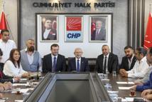 Kılıçdaroğlu, CHP Spor Kurulu Yönetim Kurulu üyeleriyle bir araya geldi