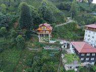 Rize'de yol üstüne villa