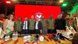Amed Sportif Faaliyetler’de 5 futbolcu için imza töreni