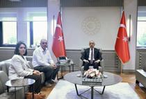 Bakan Uraloğlu, okul saldırısında ölen Adnan'ın ailesini kabul etti