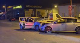 Osmaniye’de iki otomobil çarpıştı: 2’si çocuk 4 yaralı