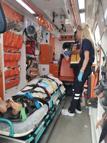 Teknede yaralanan Amerikalı turist, deniz ambulansı ile hastaneye kaldırıldı