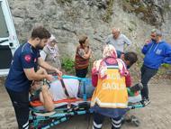 Artvin'de düştükleri bölgede mahsur kalan 2 kişi kurtarıldı