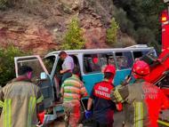 İzmir’de tarım işçilerini taşıyan minibüs kaza yaptı: 1 ölü, 8 yaralı