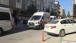 Gaziosmanpaşa'da bir kişi evde boğazı kesilmiş halde ölü bulundu