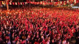 Antalya’da 30 Ağustos’ta Derya Uluğ konseri