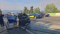 Seyir halindeki otomobil alev alev yandı