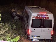 Minibüsü ile otomobil çarpıştı: 11 yaralı
