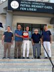 Emekliye ayrılan lise müdürüne veda programı
