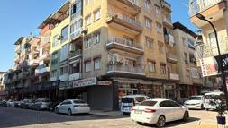 Kocasının elleriyle boğmaya çalıştığı Hacer, hastanede öldü