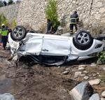 Adana’da otomobil dereye uçtu: 2 ölü, 1 yaralı