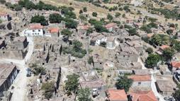 Zamanın gözde yerleşim yeri ‘Dereköy’, hayalet köyü andırıyor