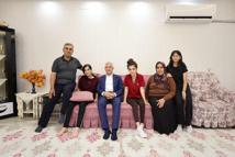 Tahmazoğlu, vatandaşları evlerinde ziyaret ediyor