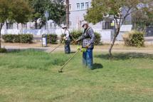 Toroslar’da park ve yeşil alanlarında bakım çalışmaları devam ediyor