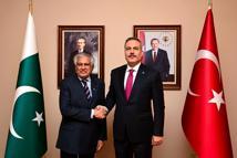 Bakan Fidan, Pakistan Dışişleri Bakanı Ishaq Dar ile görüştü