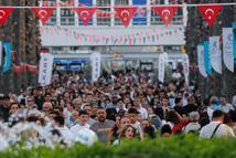 İEF’de eğlence ve sürprizler bir arada