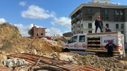 Başakşehir'de inşaat alanında toprak kayması -1