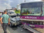Özel halk otobüsü ile otomobil kafa kafaya çarpıştı: 5 yaralı