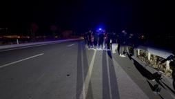 Çevre yolunda yarışırken çarpışan motosikletlerin sürücüleri yaralandı