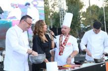 İnegöl Gastronomi Festivali’nde Aslı Hünel ve Retrobüs konseri