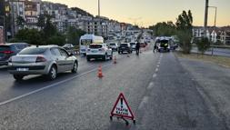 Otomobille çarpışan motosikletin sürücü yaralandı