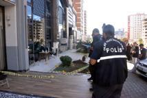 İç çamaşırından çıkardığı tabancayla 2 kadını ayaklarından vurdu
