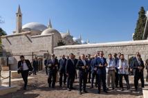 Bakan Fidan, Suriye'de cami ve türbeleri ziyaret etti (2)