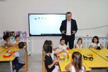Başkan Balaban yeni eğitim yılında öğrencilerin heyecanına ortak oldu