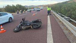 Kamyona arkadan çarpan motosikletin sürücü hayatını kaybetti
