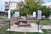 Parkta kirli bırakılan oturma grubu, 7 gün kullanıma kapatıldı
