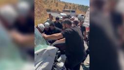 Şanlıurfa’da tur otobüsüyle çarpışan hafif ticari aracın sürücüsü öldü
