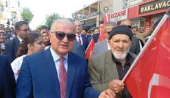 Atatürk'ün sesine benzeyen sesiyle tanınan emekli postacı, Onuncu Yıl Nutku'nu okudu
