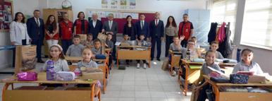 Vakıflardan okul kütüphanelerine kitap desteği