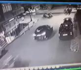 Üsküdar’da motokuryenin ağır yaralandığı kaza kamerada