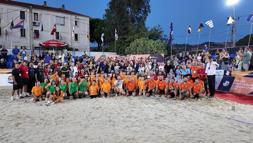 Plaj voleybolunda Avrupa'nın kalbi Foça'da attı