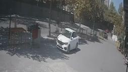Silivri’de otomobilin çarptığı skuterin sürücüsü yaralandı