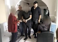 Edirne’de 20 yıl hapisle aranan anne ve 11 yıl hapisle aranan oğlu yakalandı