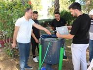 Büyükşehir'den Kemerli üreticilere ceviz soyma makinesi desteği