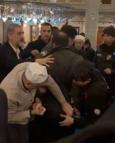 Eyüpsultan Camii’nde çıkan kavgada silahla havaya ateş açan şüpheli yakalandı