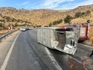 Mardin’de minibüs devrildi: 8 yaralı