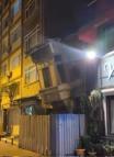 Bakırköy'de 2 katlı metruk binanın çökmesi kamerada