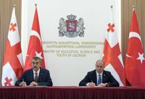 Bakan Tekin, Gürcü mevkidaşı ile bir araya geldi